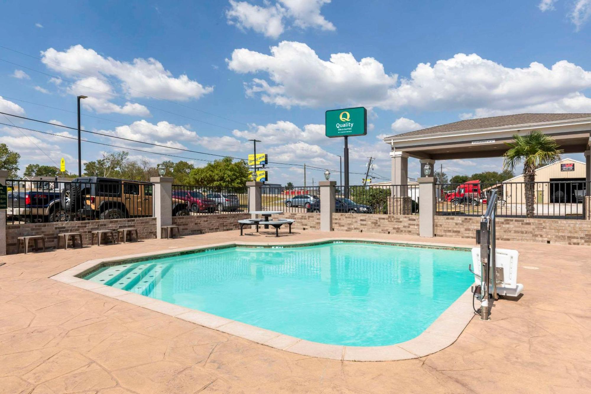 Quality Inn And Suites Groesbeck Kültér fotó